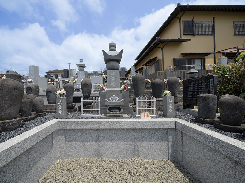 歴代住職塔
